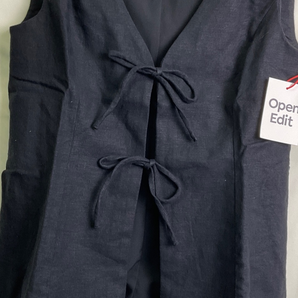 Open Edit Linen Black Sleeveless Tie-Front Vest